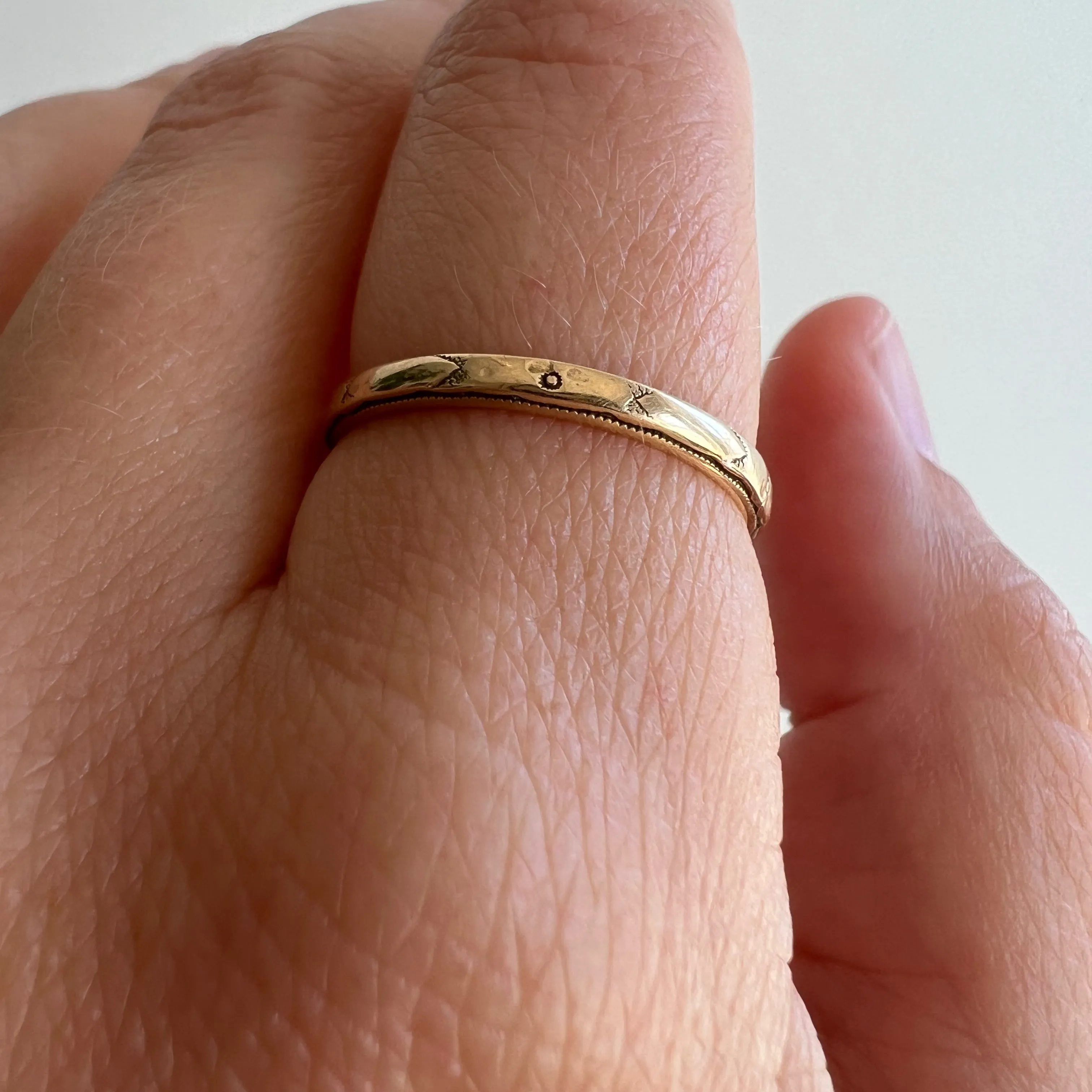 V I N T A G E // dogwood delight / 14k yellow gold floral patterned eternity band / size 6.5